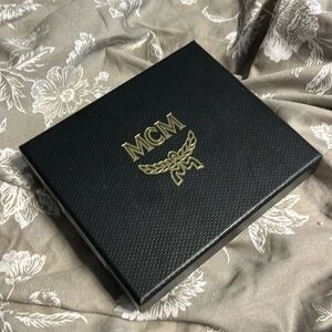 Mcm gift wrapping set